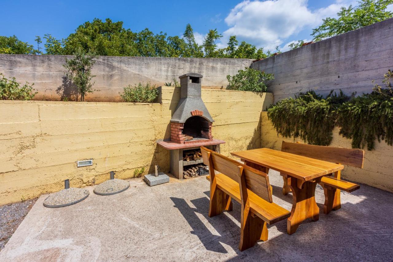 Apartmani Jaric Novi Vinodolski Exterior foto