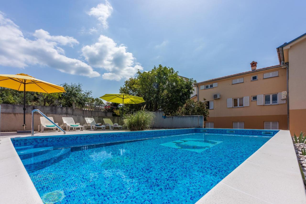 Apartmani Jaric Novi Vinodolski Exterior foto